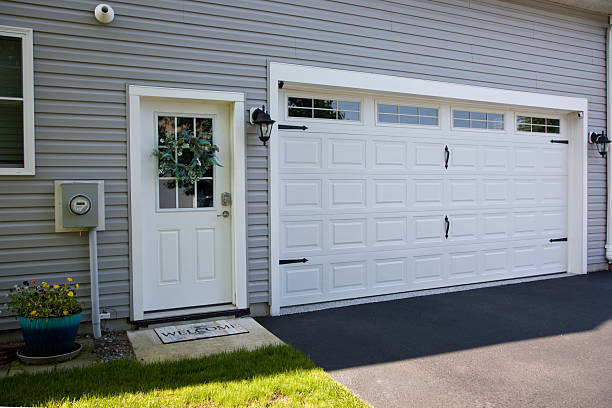 24/7 Emergency Garage Door Panel Replacement experts in Dilworth, MN